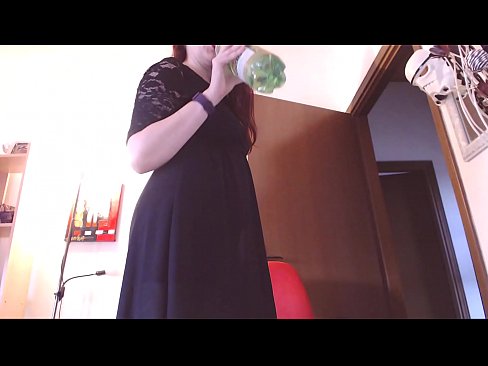 ❤️ Ein unterwürfiger Sklave, der schmutzige und üppige Höschen liebt, wird gezwungen zu masturbieren, nachdem er dieses Video gesehen hat! Porno bei uns ❤