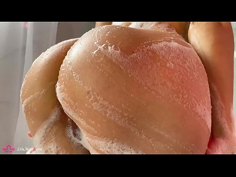 ❤️ Brünette masturbiert Muschi mit Vibrator zu intensivem Orgasmus in der Dusche Porno bei uns ❤